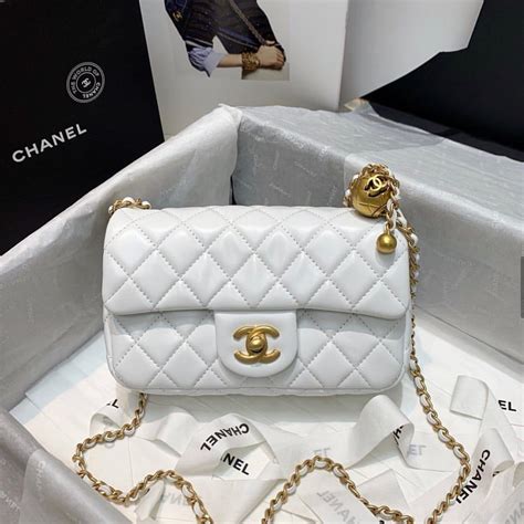 white chanel bah